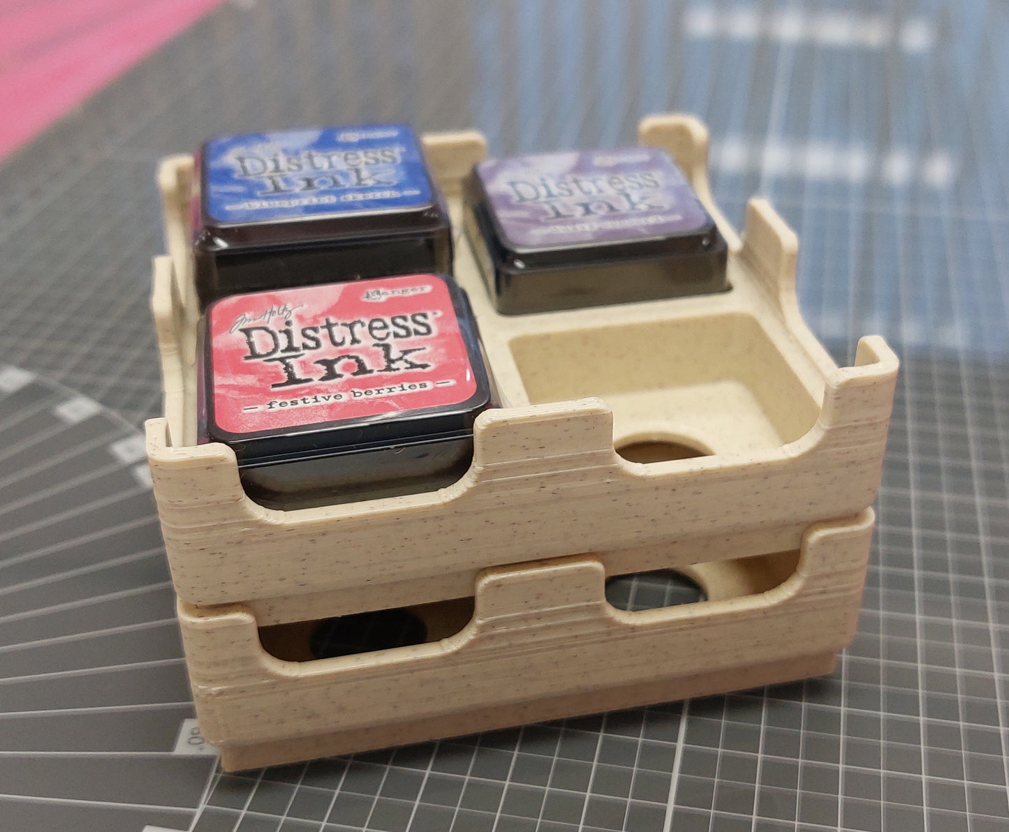 Stackable storage tray for 4 mini distress inks