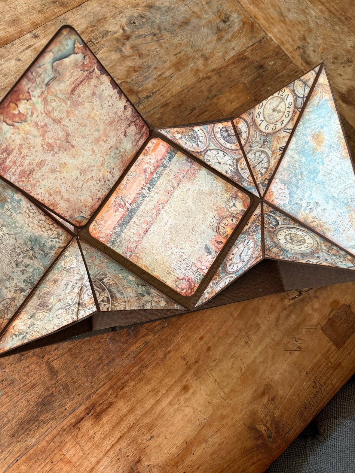 Workshop pop-up album Garden of Time